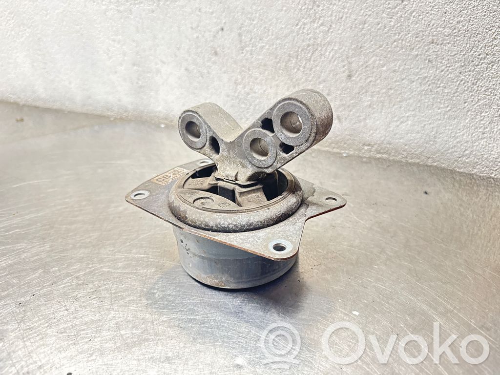 Engine mount bracket   13227730