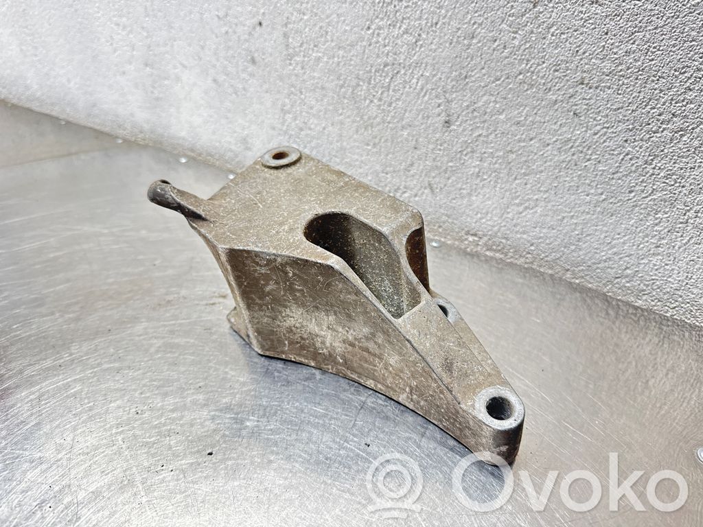 Opel Vectra C Engine mounting bracket 
