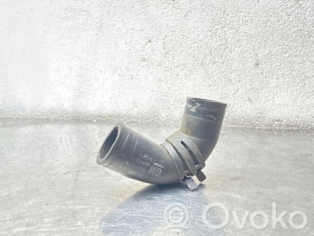 Opel Astra G Breather hose/pipe 
