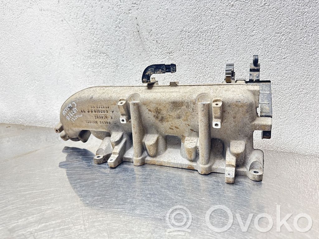 Opel Astra J Intake manifold 