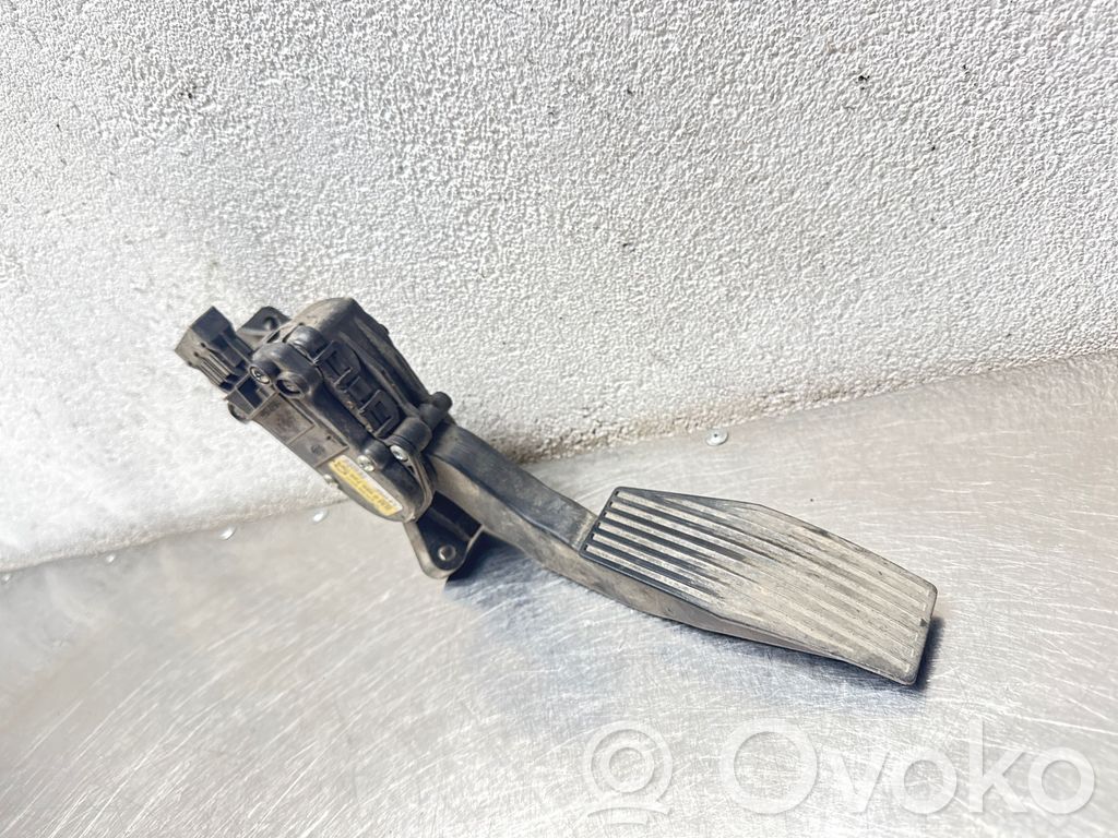 Opel Vectra C Akseleratora pedālis 