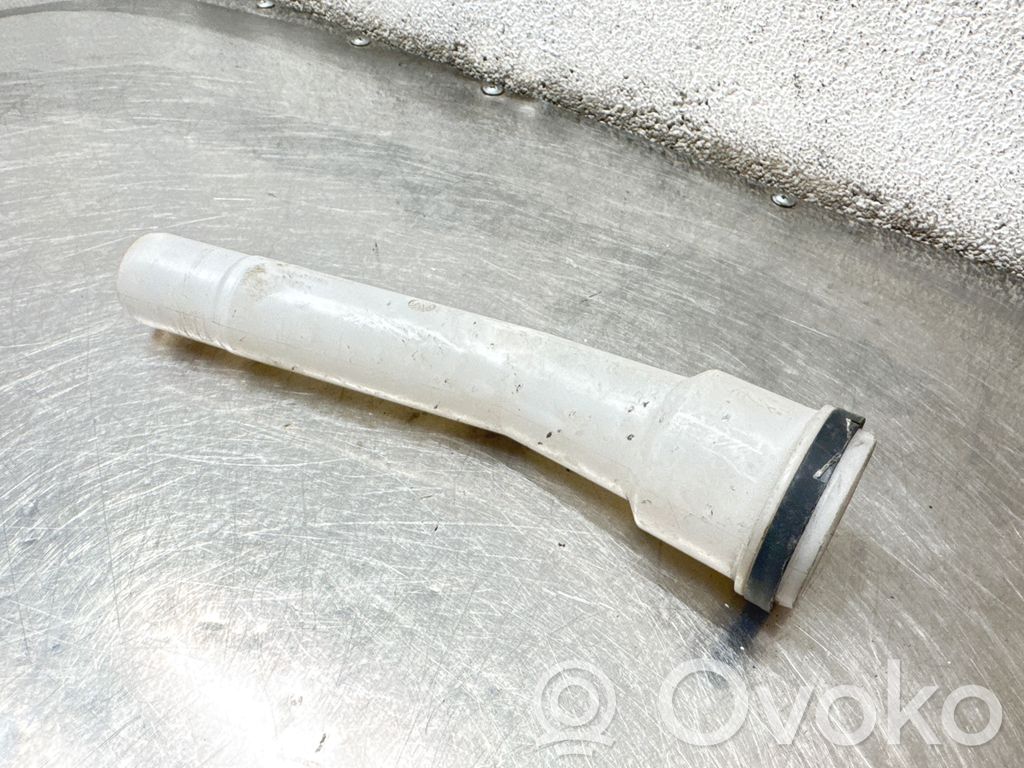 Opel Astra J Rurka wlewu płynu do spryskiwaczy szyb 