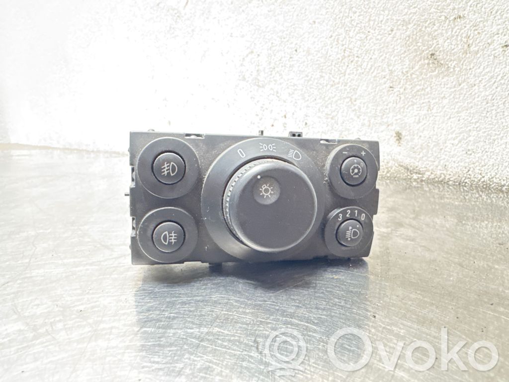 Opel Astra H Light switch 