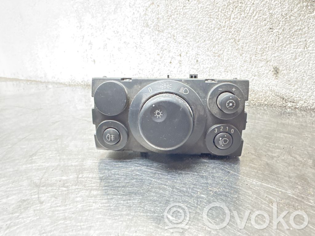 Opel Astra H Light switch 