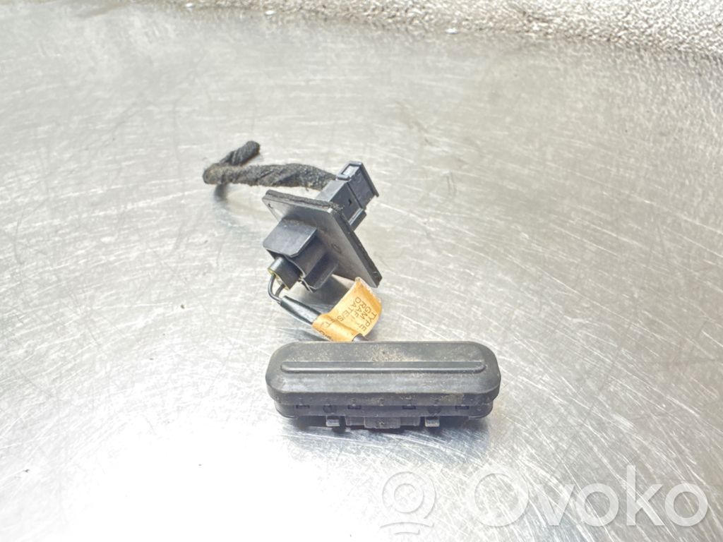 Opel Insignia A Tailgate opening switch 
