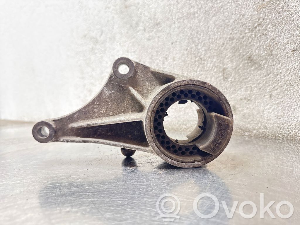 Opel Astra G Engine mount bracket 