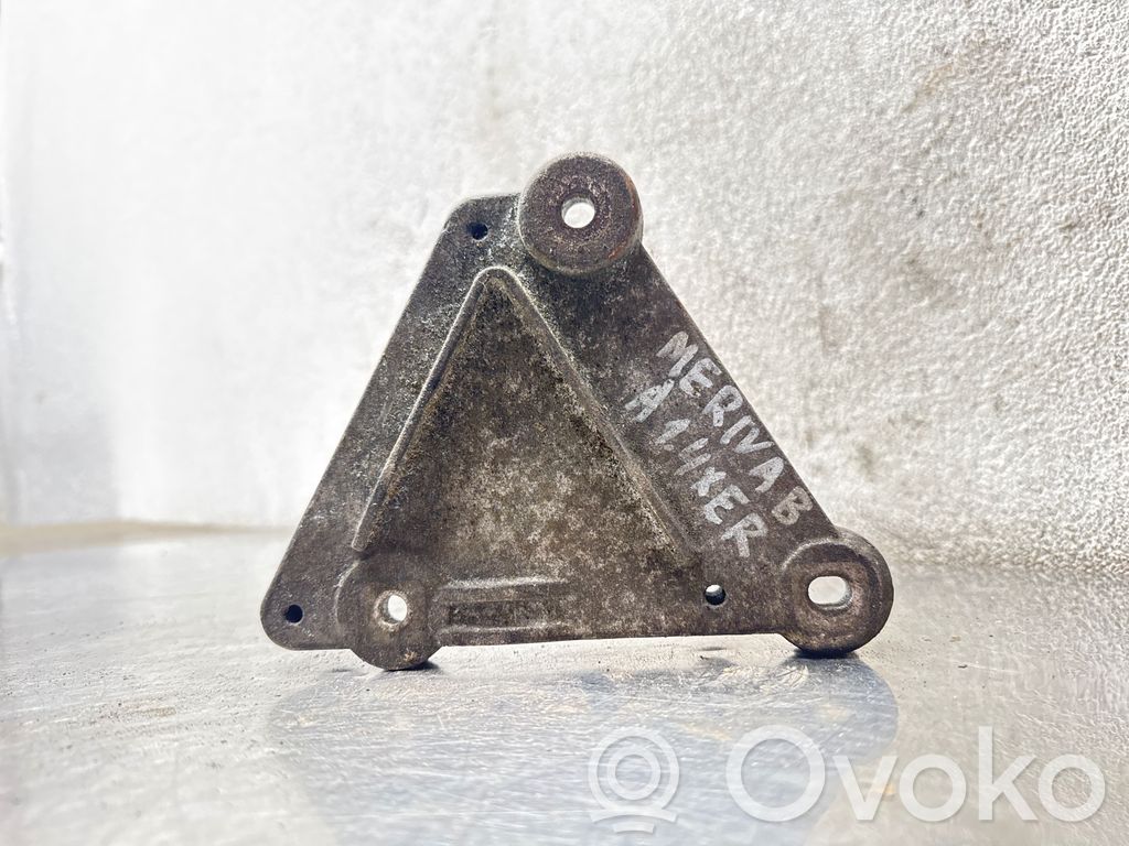 Engine mounting bracket   55567289