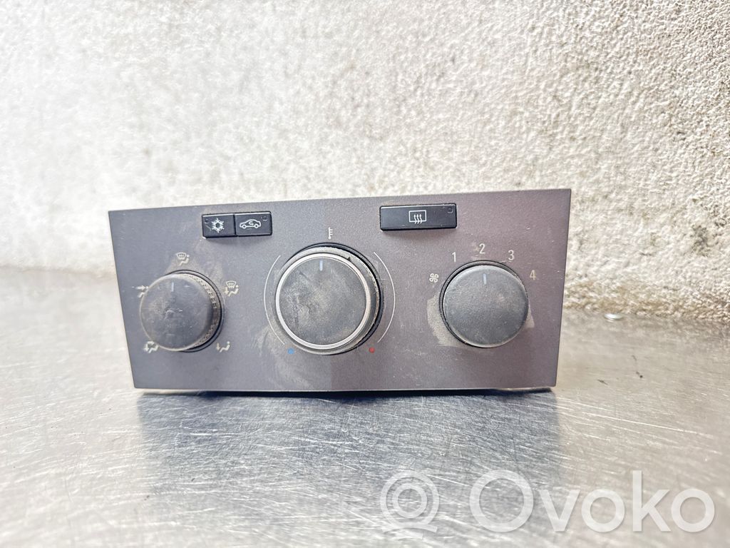 Opel Astra H Climate control unit 