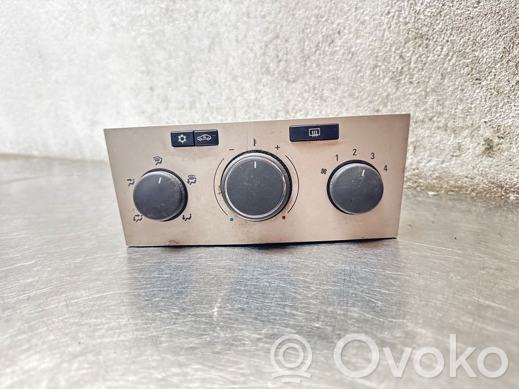 Opel Astra H Climate control unit 
