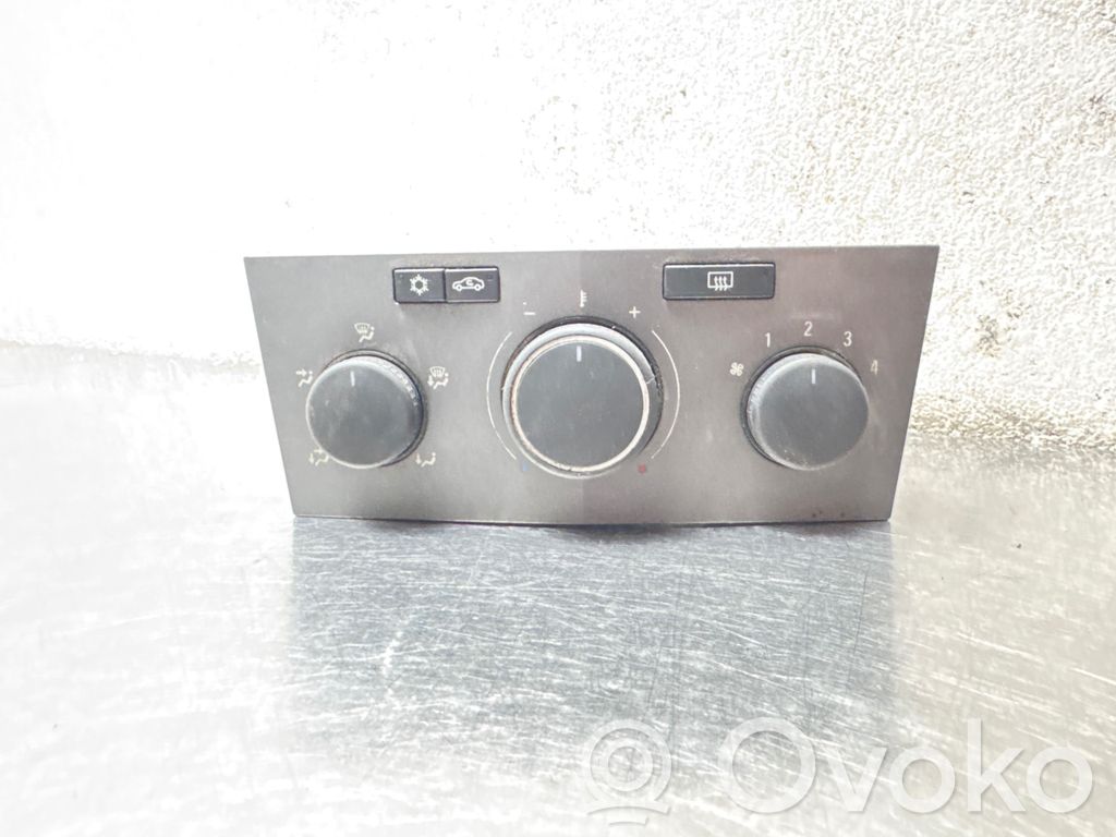 Opel Astra H Climate control unit 