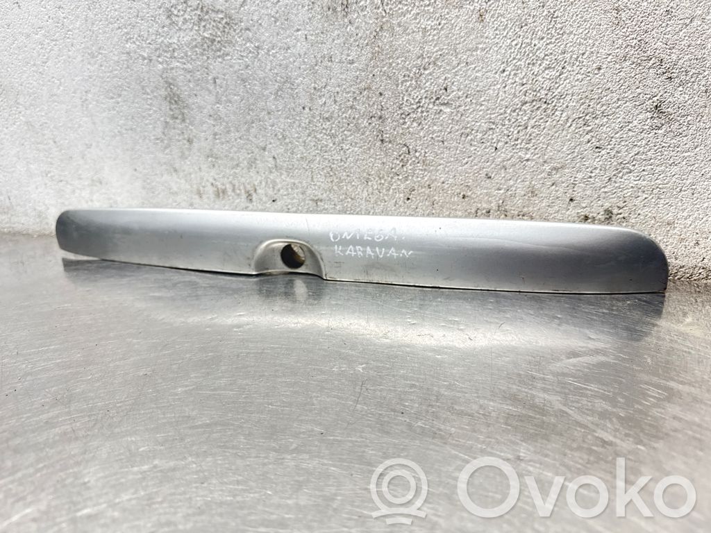 Opel Omega B2 Éclairage de plaque d'immatriculation 