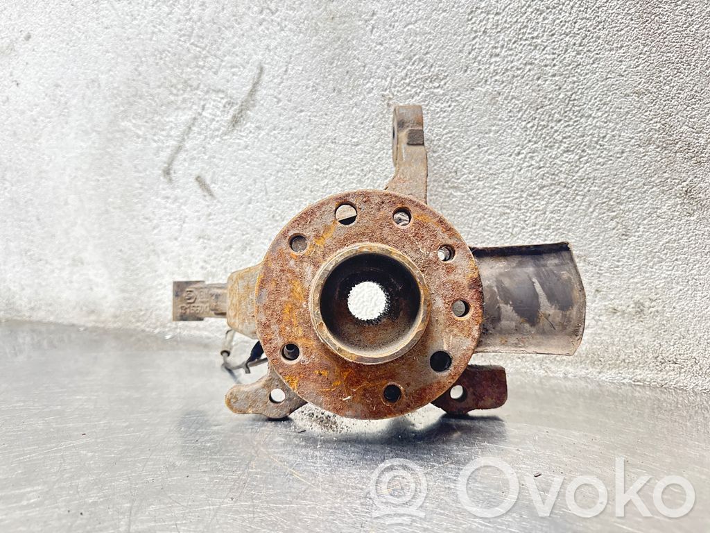 Opel Astra H Zwrotnica koła przedniego 