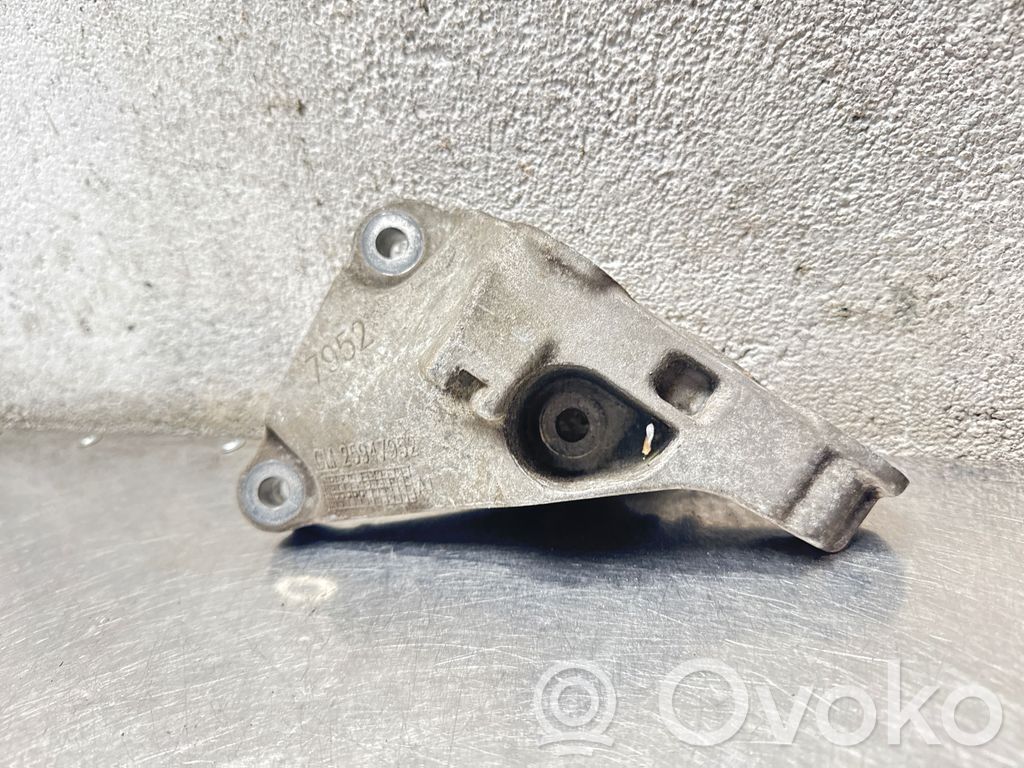 Opel Mokka Engine mounting bracket 
