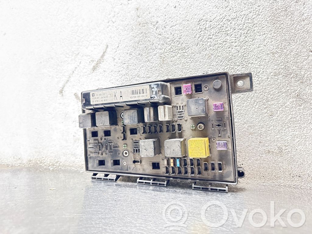 Opel Astra H Fuse module 