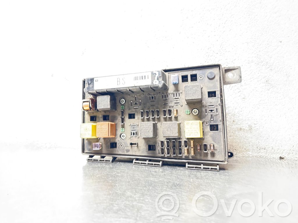 Opel Astra H Sulakemoduuli 
