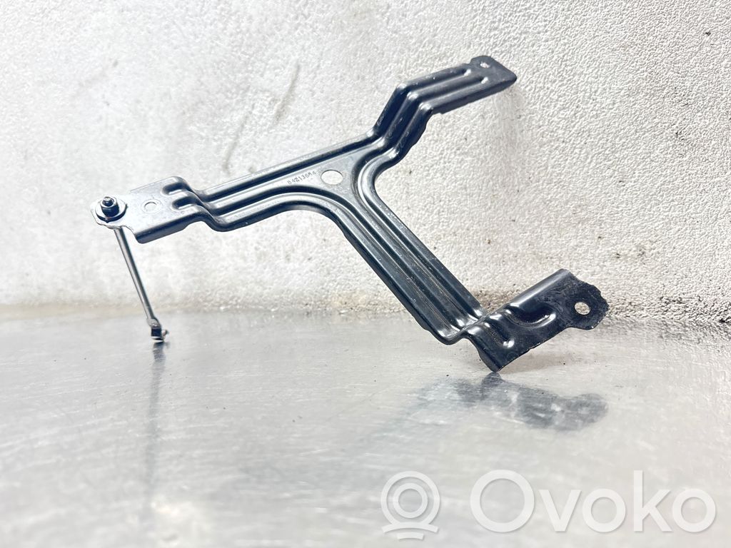 Opel Insignia B Akun kiinnike 