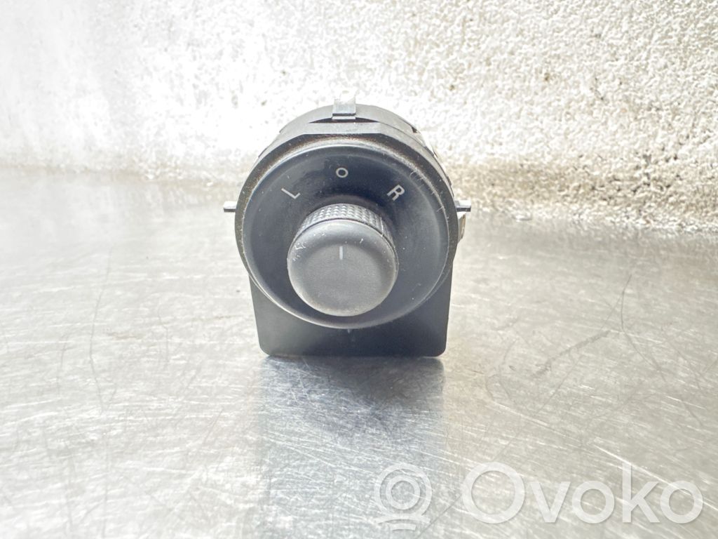 Opel Insignia A Sivupeilin kytkin 