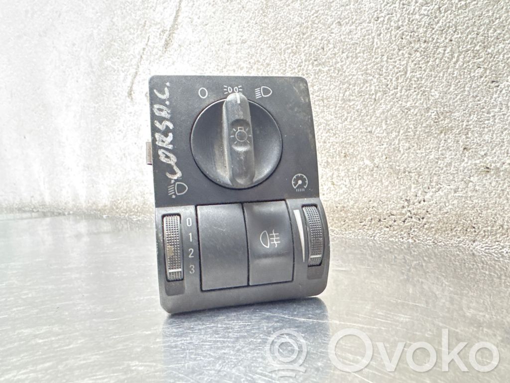Light switch   9116612,2821,0524119