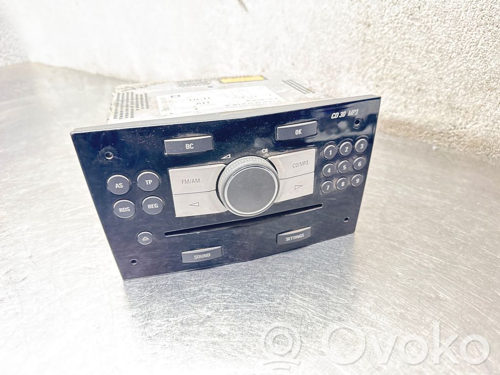 Opel Corsa D Panel / Radioodtwarzacz CD/DVD/GPS 