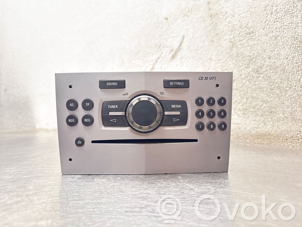 Opel Corsa D Panel / Radioodtwarzacz CD/DVD/GPS 