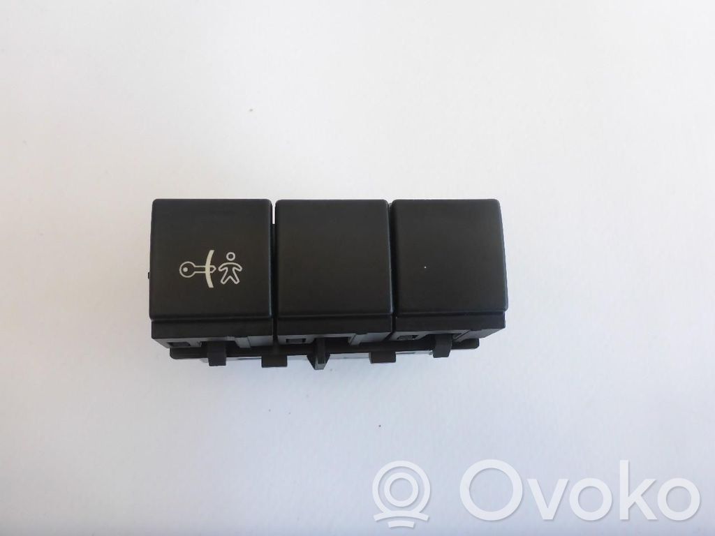 Citroen C3 Botón interruptor de bloqueo de puertas 