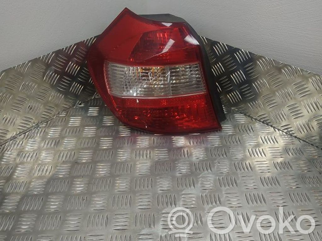 Rear/tail lights   692450113