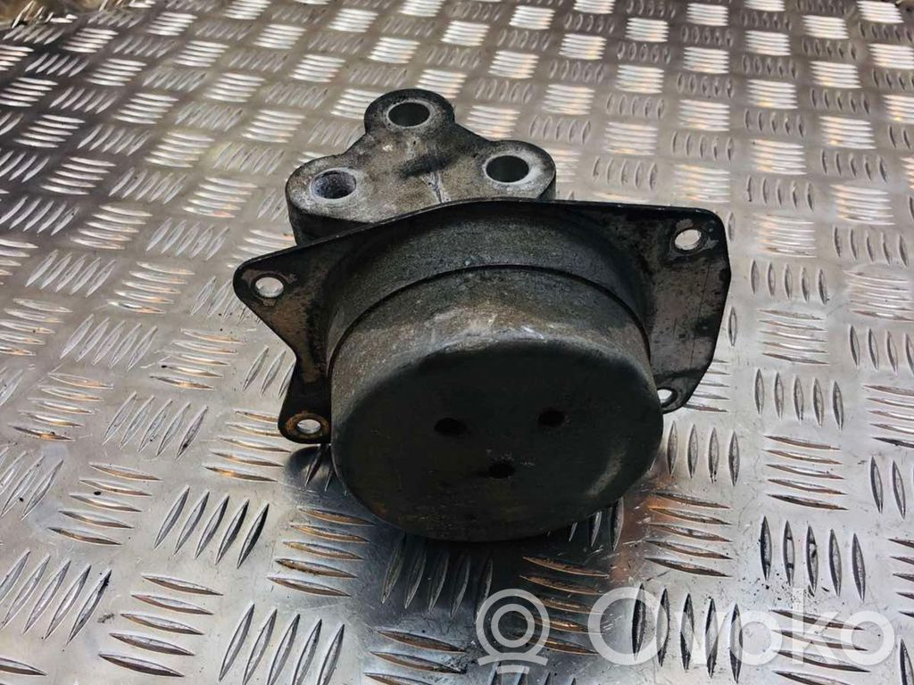 Opel Insignia A Engine mount bracket 