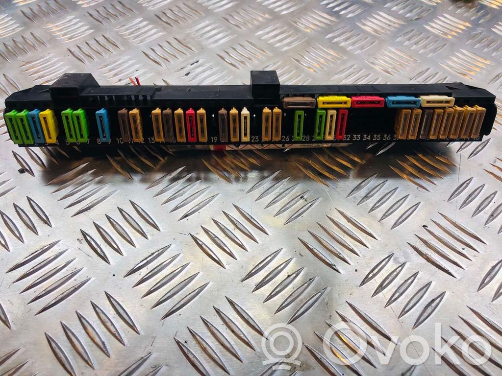BMW 5 E39 Fuse module 