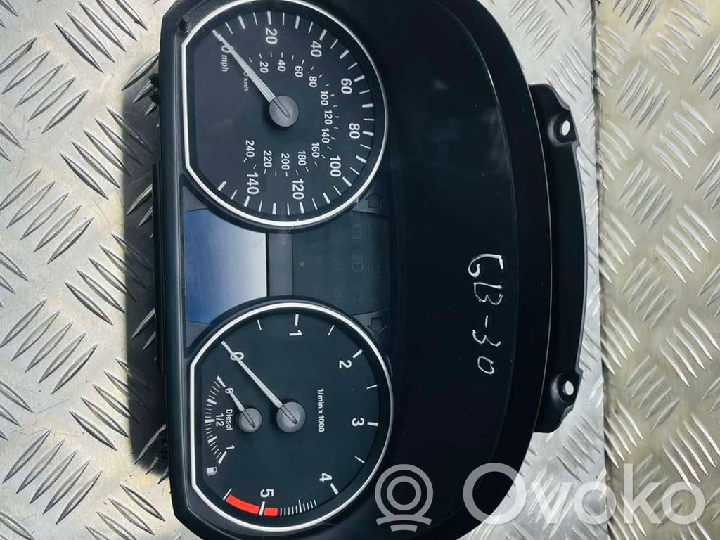 Geschwindigkeitsmesser Cockpit   916682202