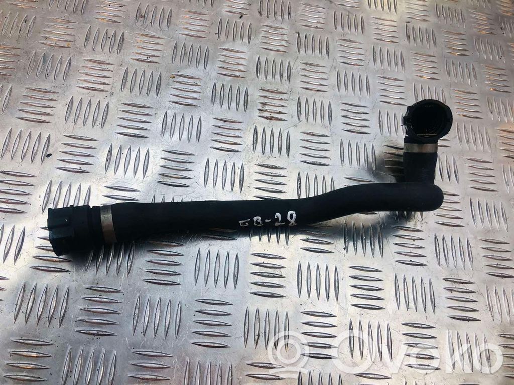 Coolant pipe/hose