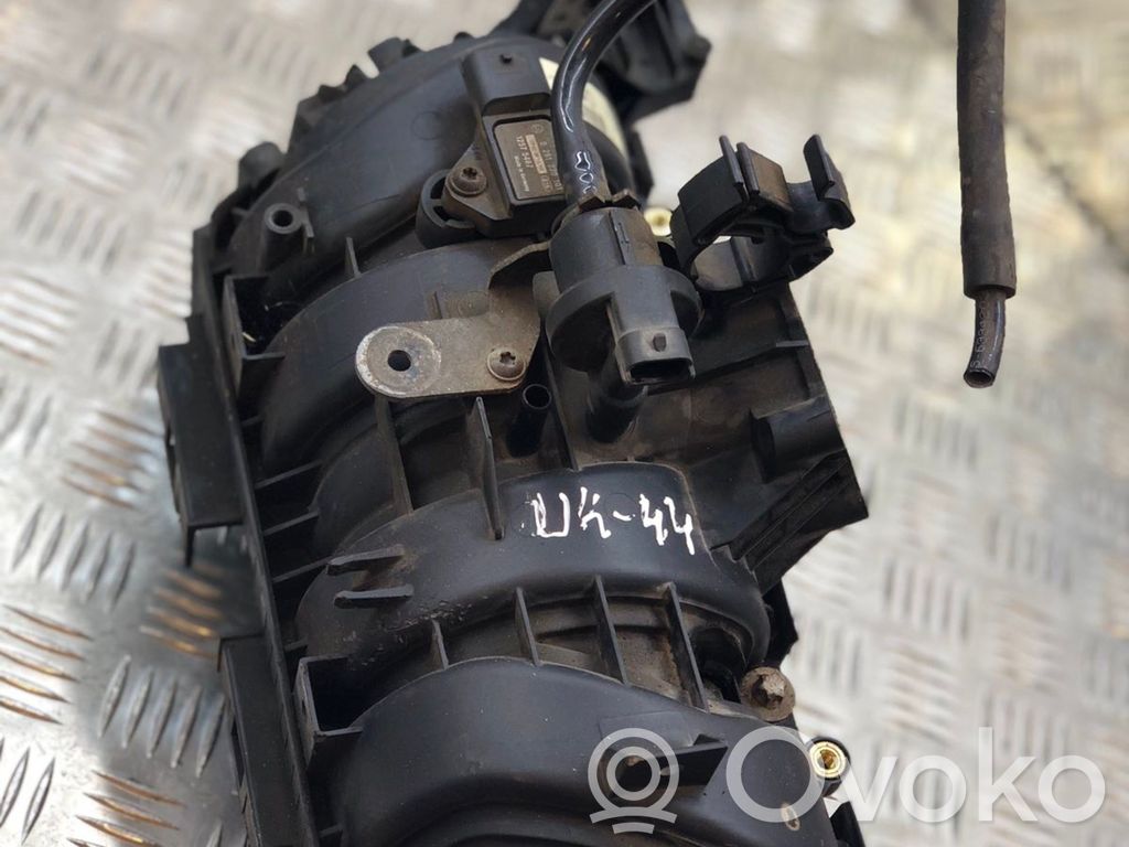 Opel Corsa C Kolektorius įsiurbimo 
