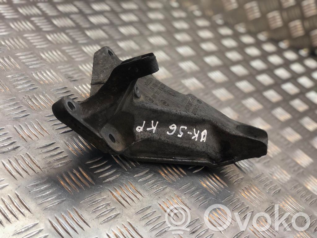 BMW 3 E90 E91 Engine mounting bracket 