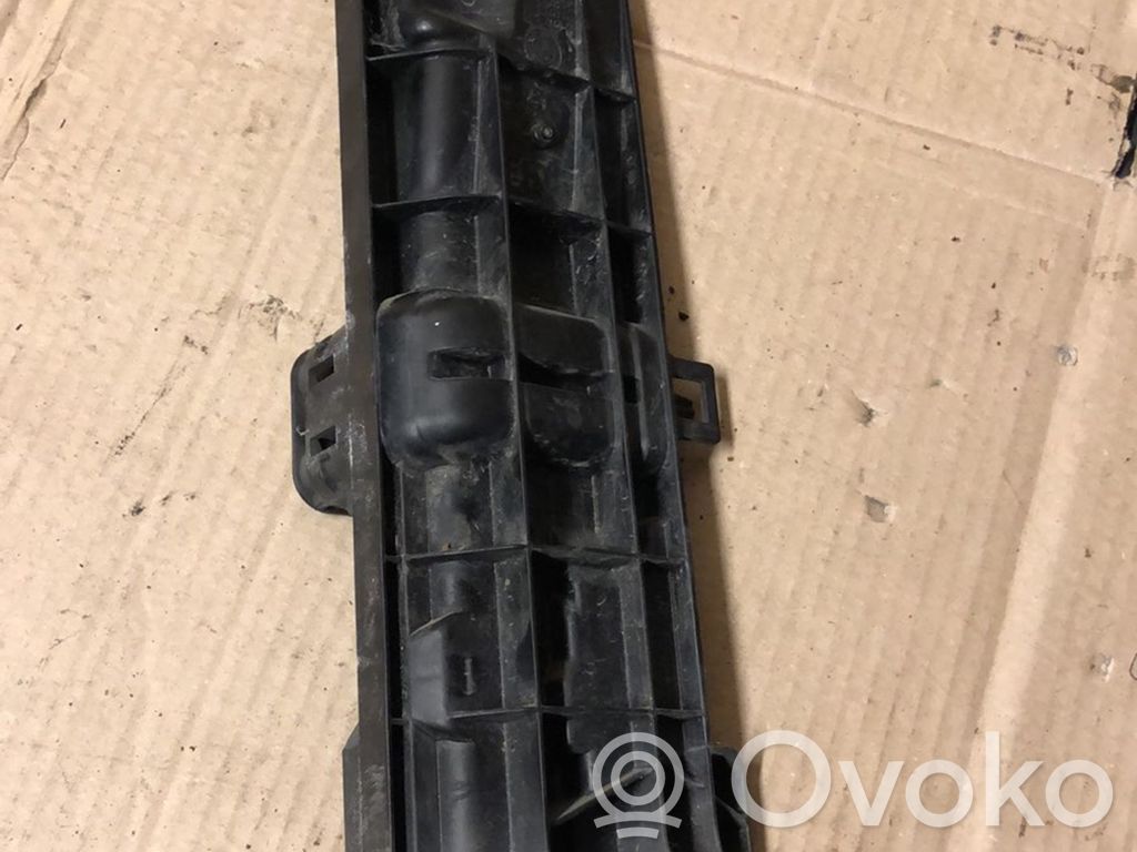 BMW 1 E81 E87 Radiator mount bracket 