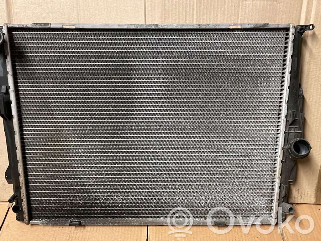 BMW 1 E81 E87 Aušinimo skysčio radiatorius 