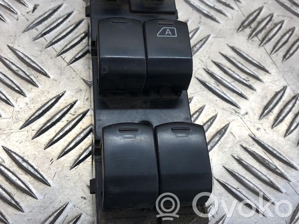 Subaru Forester SH Electric window control switch 