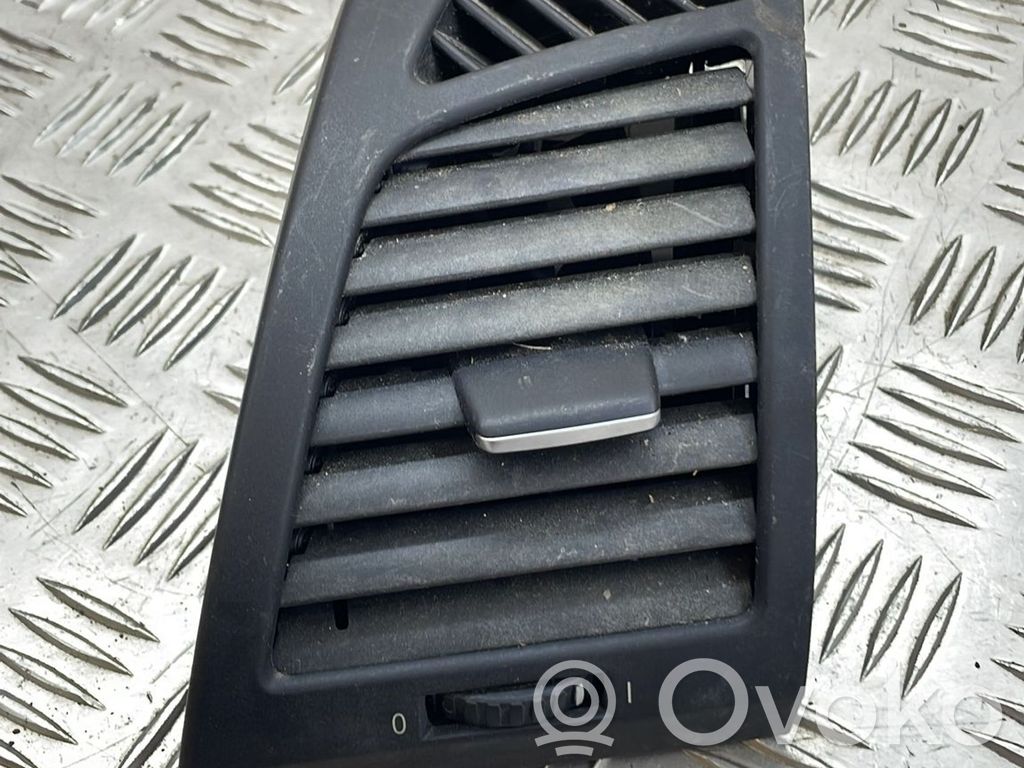 BMW 1 E81 E87 Moldura protectora de la rejilla de ventilación lateral del panel 