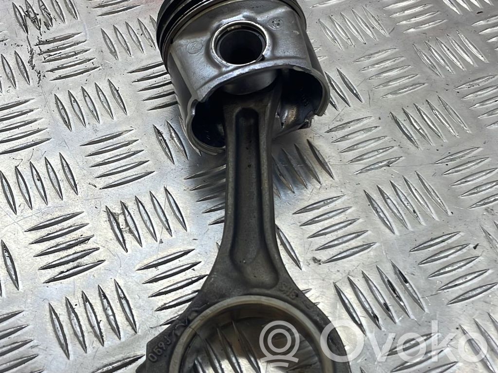 Audi A4 S4 B6 8E 8H Piston with connecting rod 