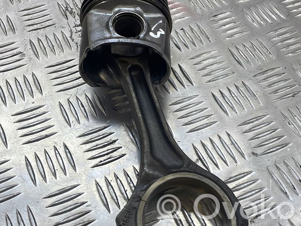 Audi A4 S4 B6 8E 8H Piston with connecting rod 
