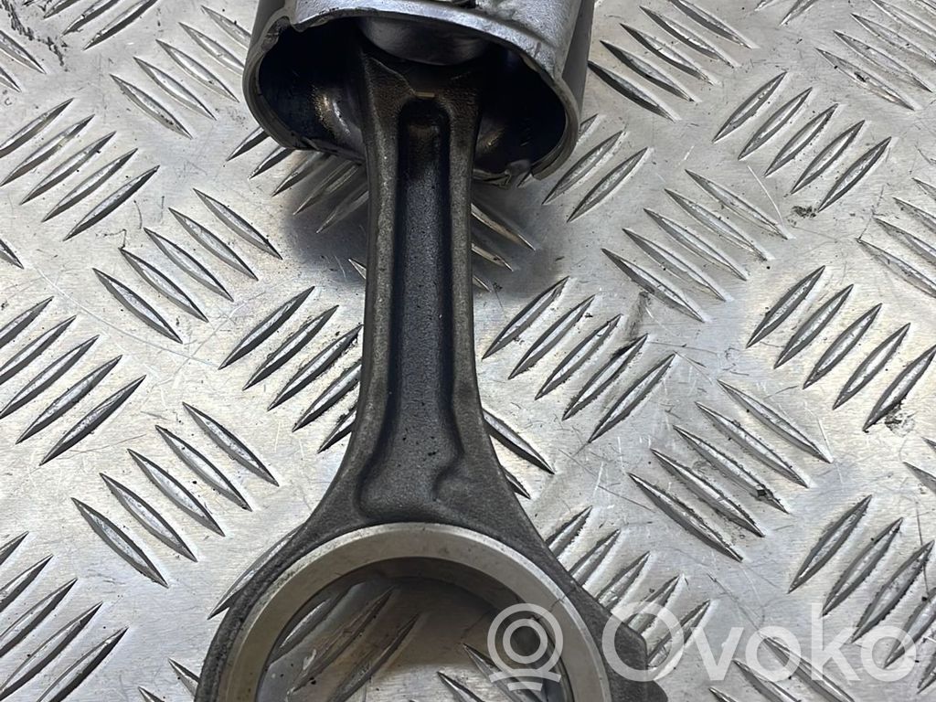 Audi A4 S4 B6 8E 8H Piston with connecting rod 