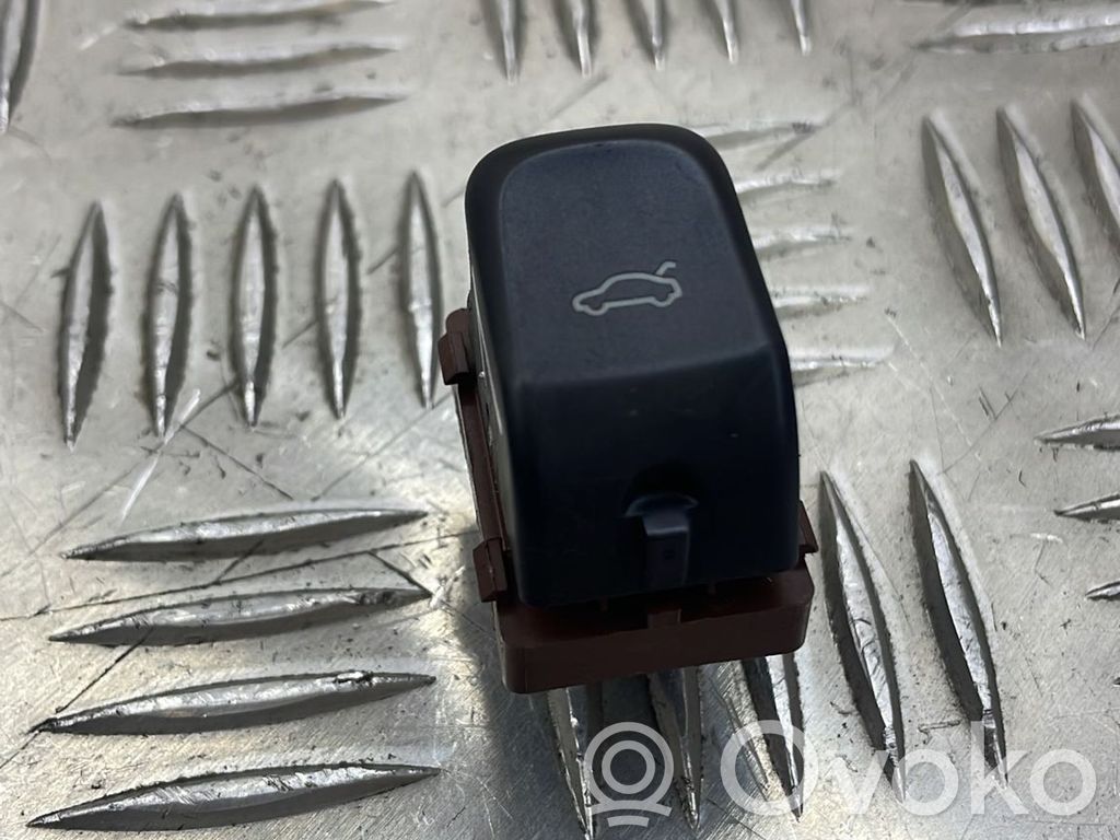 Audi A5 8T 8F Tailgate opening switch 