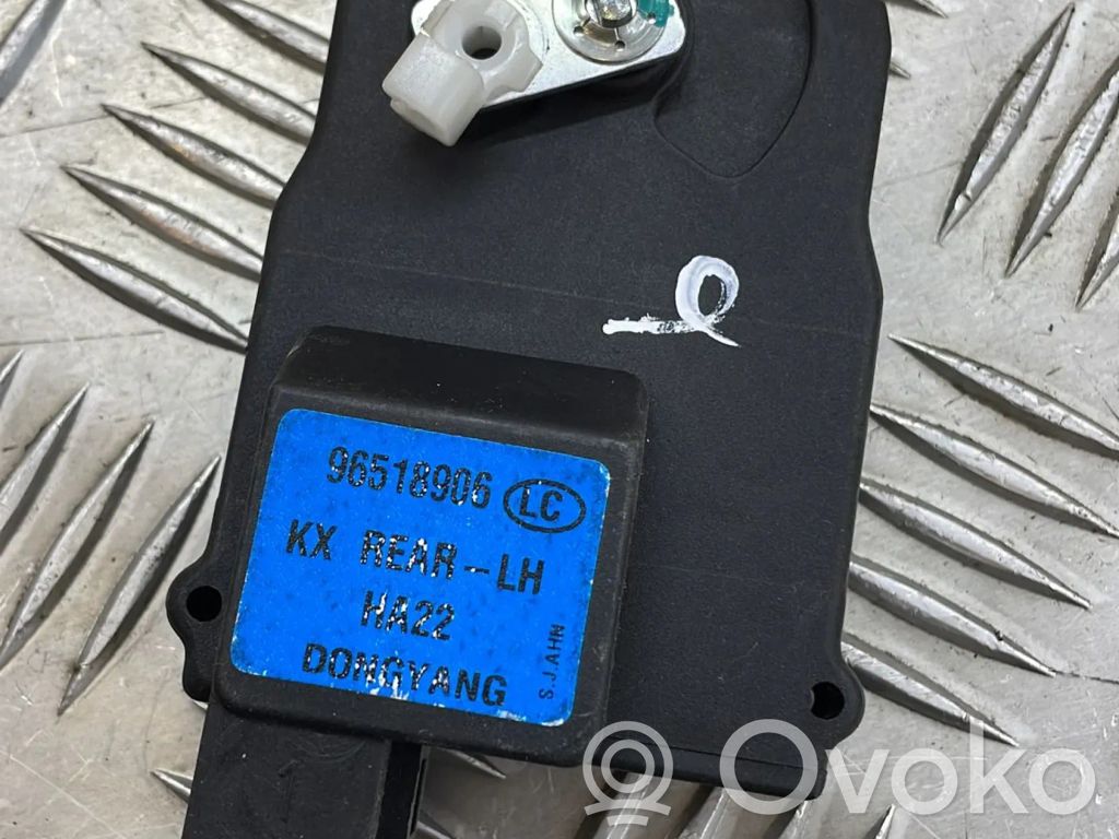 Chevrolet Lacetti Siłownik zamka tylnej klapy bagażnika 