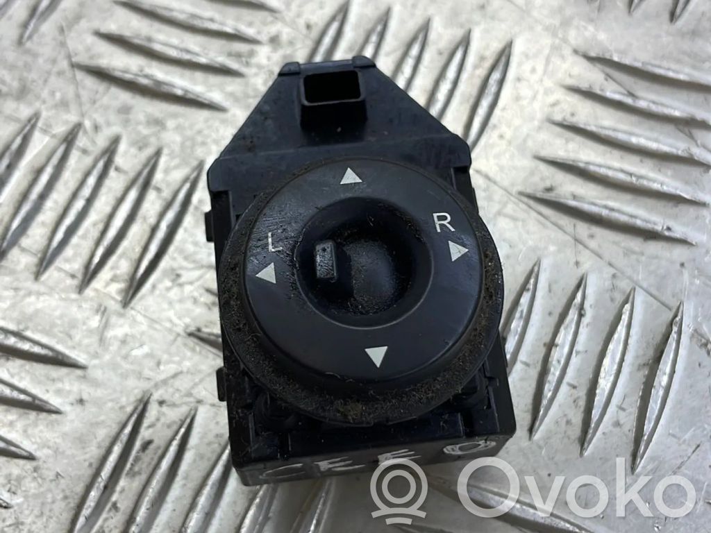 KIA Ceed Wing mirror switch 