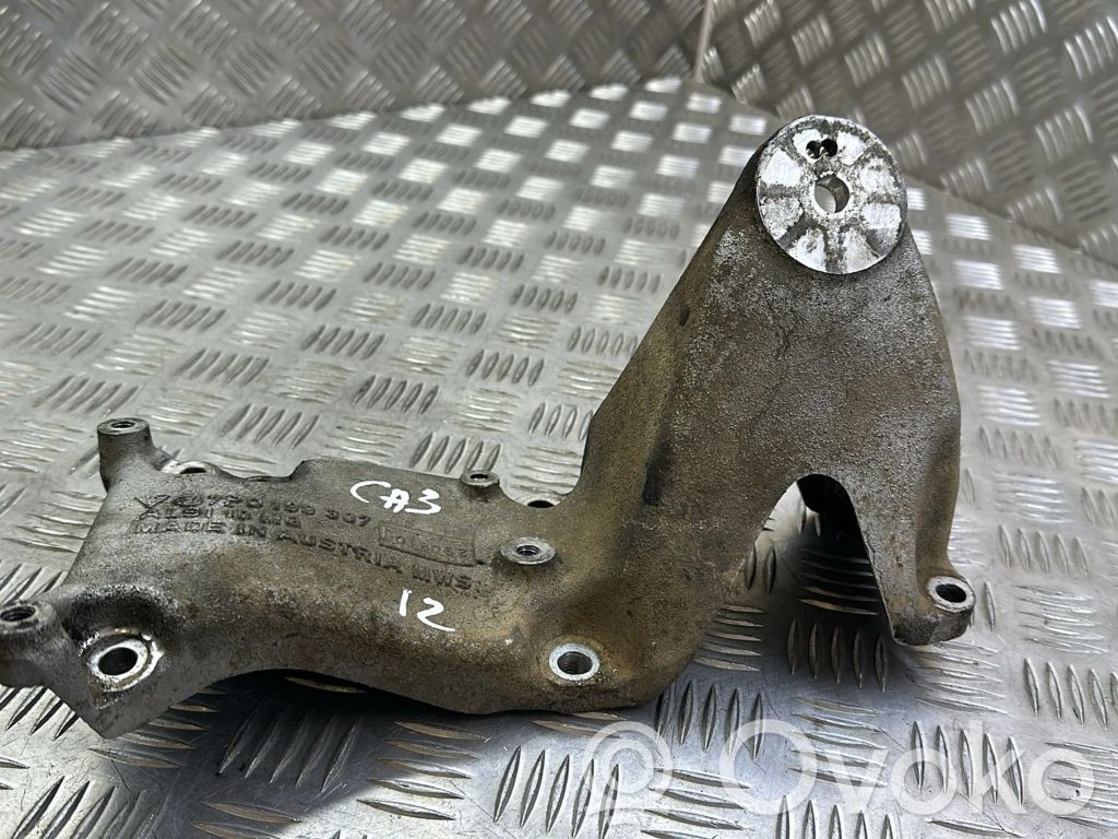 Porsche Cayenne (92A) Engine mounting bracket 