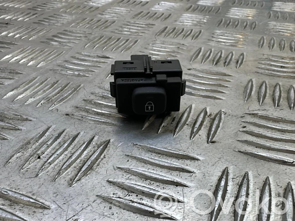 Volvo S60 Central locking switch button 