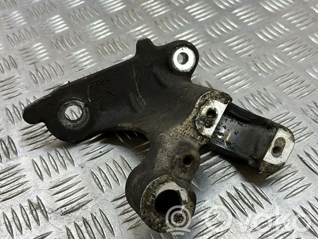 Renault Megane IV Engine mounting bracket 
