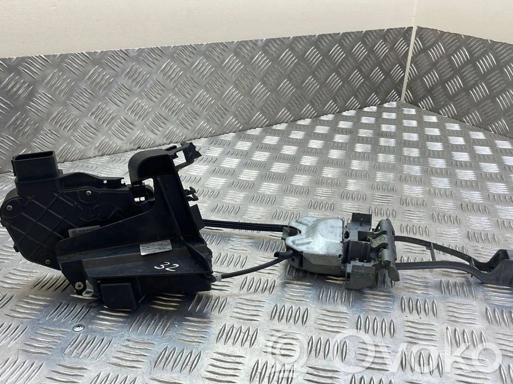 Jaguar XF Zamek drzwi przednich 