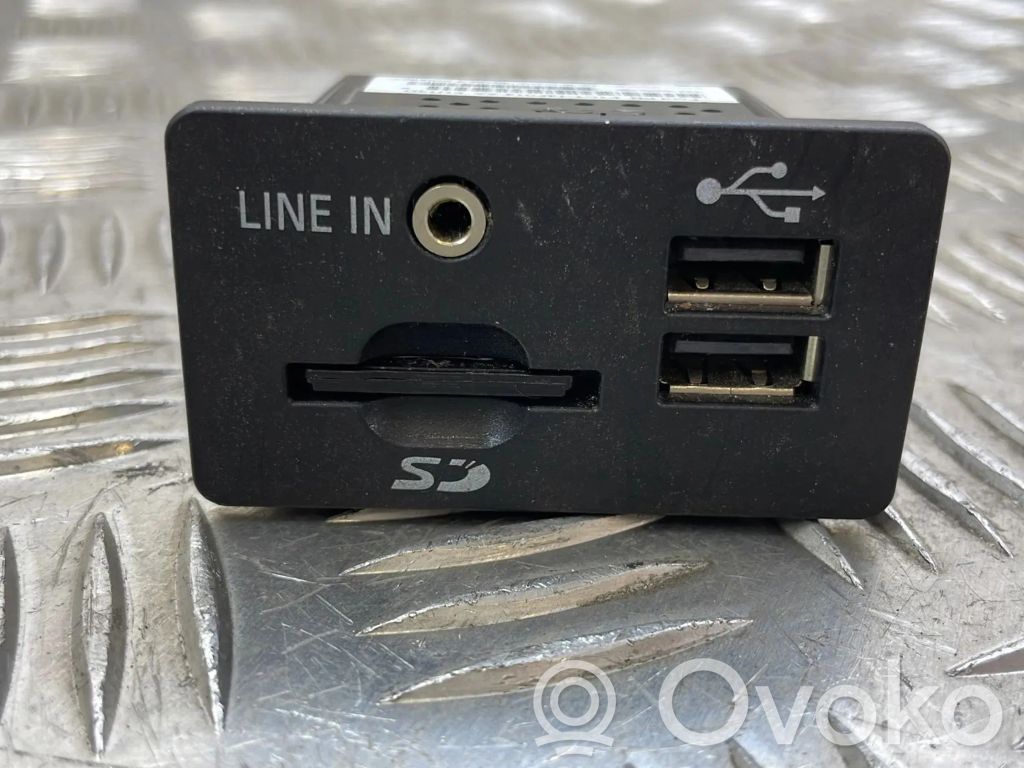 Ford Grand C-MAX USB jungtis 