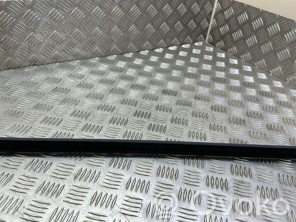 Jaguar F-Pace Moldura del vidrio de la puerta 