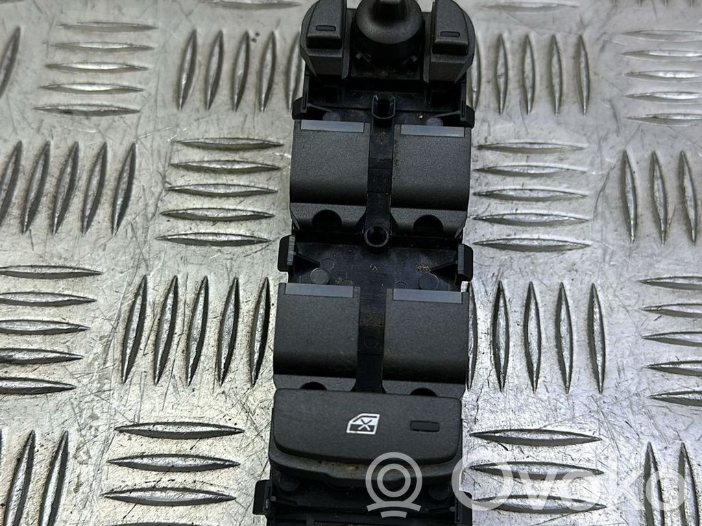 Land Rover Evoque I Electric window control switch 