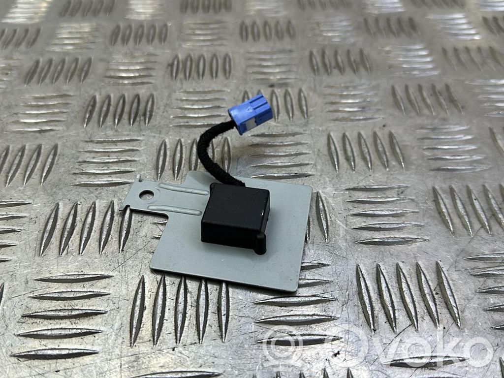 Mazda CX-5 Antenos stiprintuvas 